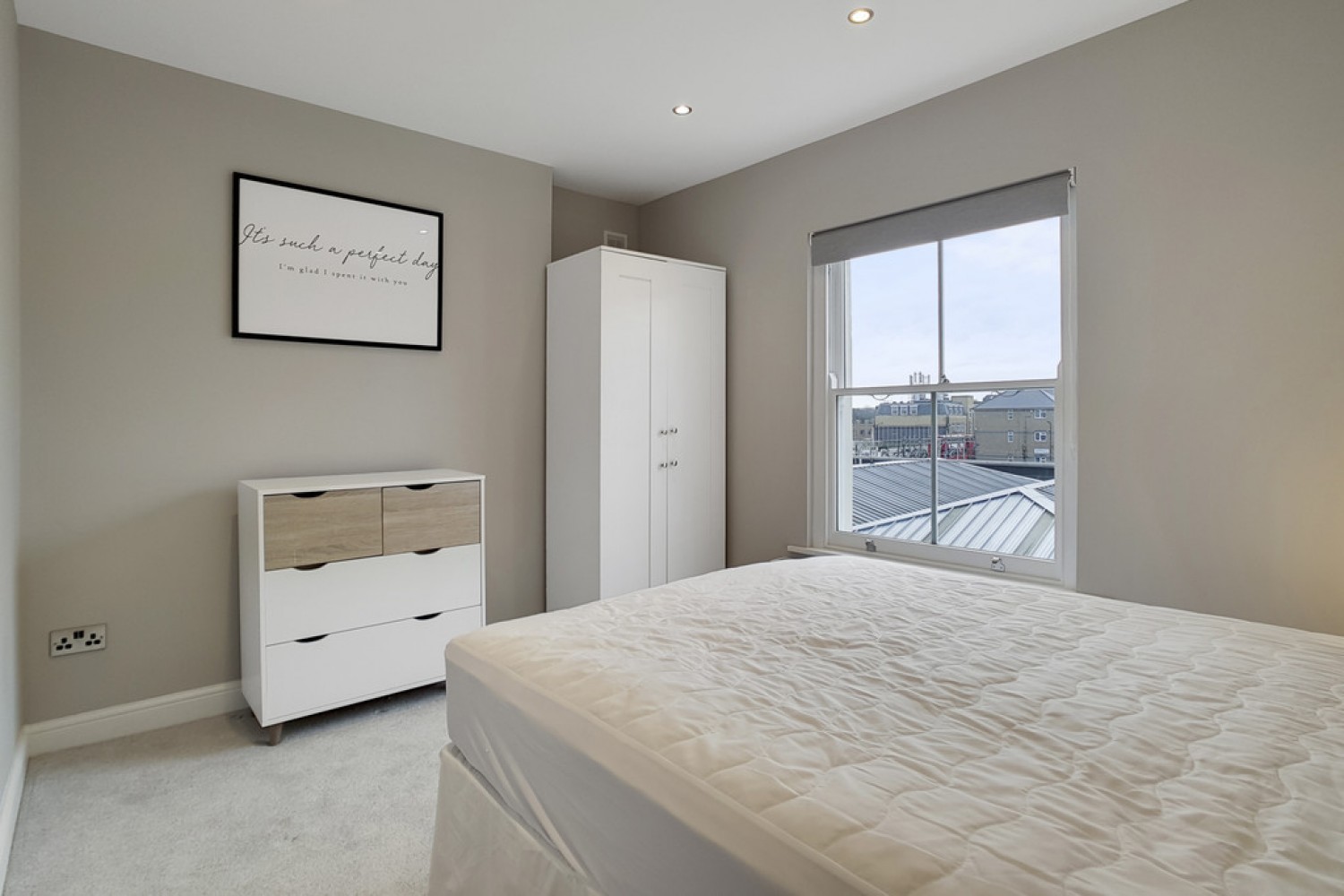 2 bedroom Flat for Letting Queens Park