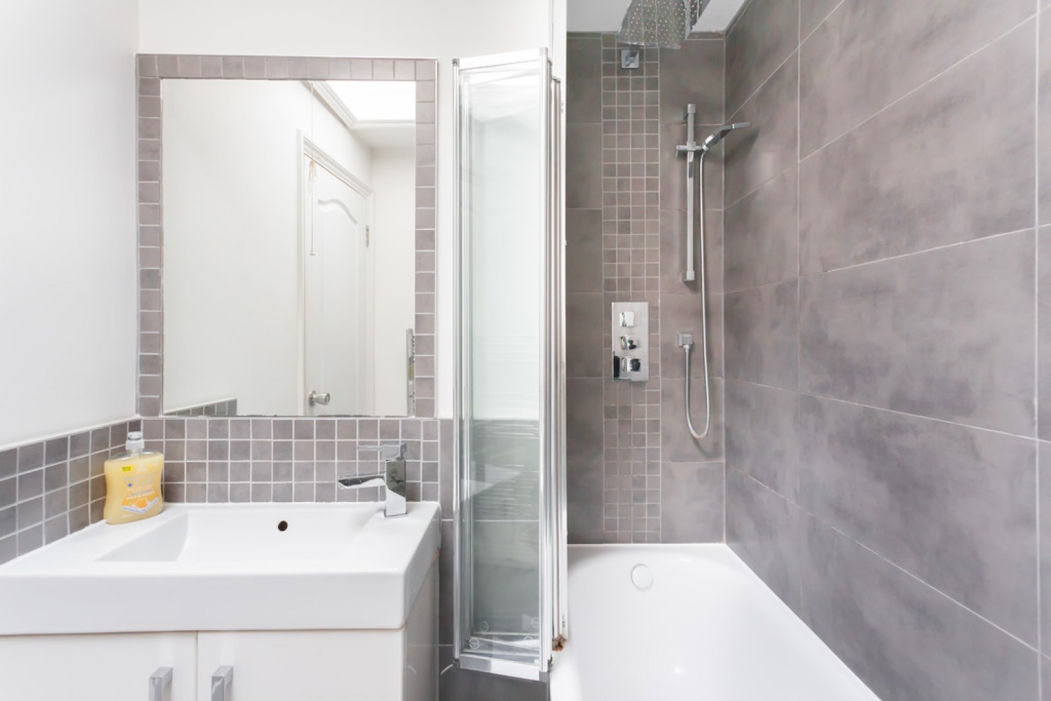 4 bedroom Flat for Letting Mornington Crescent, Camden, London