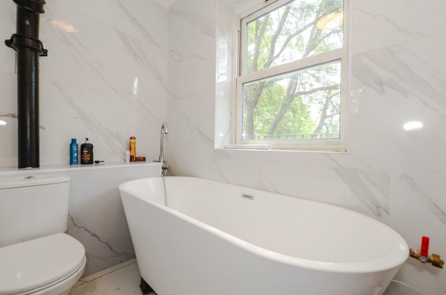 2 bedroom Flat for Letting Johnson House, Cranleigh Street