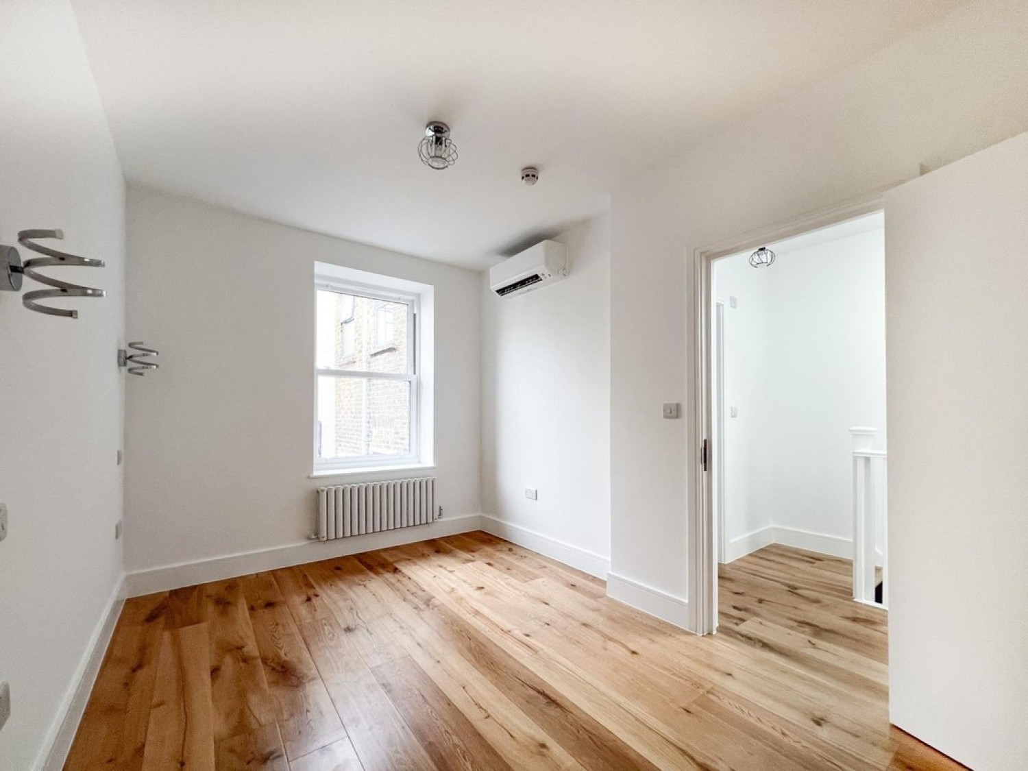 2 bedroom Flat in Chalk Farm Road, Camden