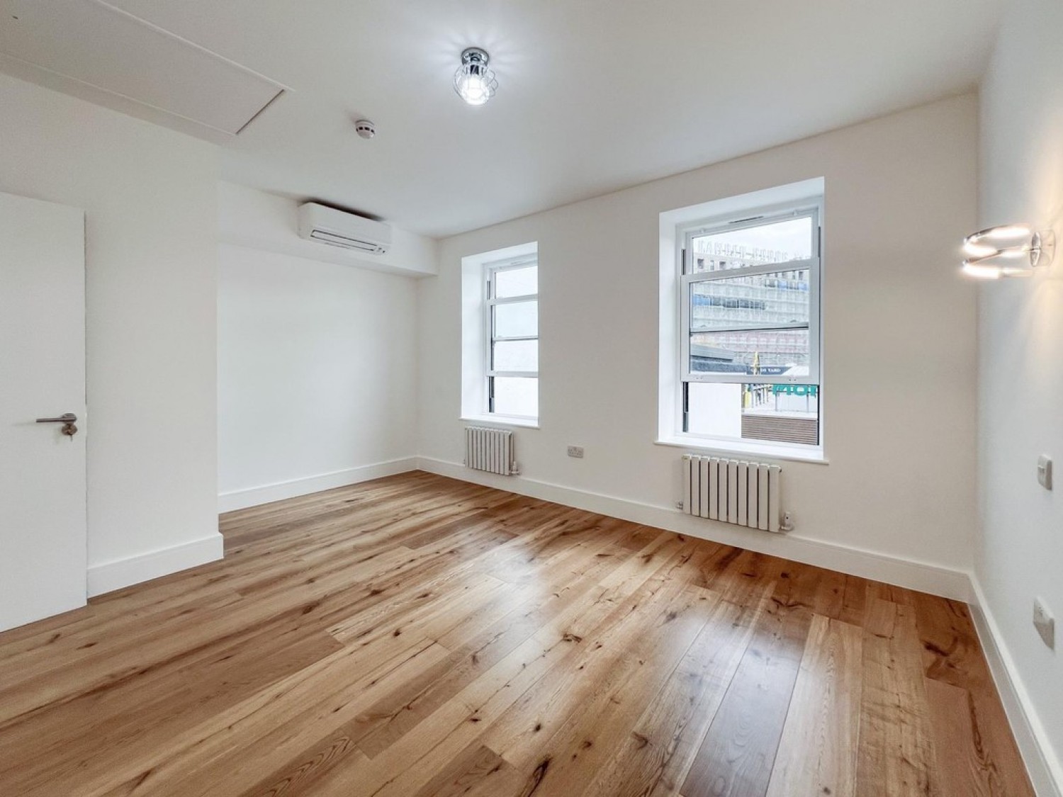 2 bedroom Flat in Chalk Farm Road, Camden