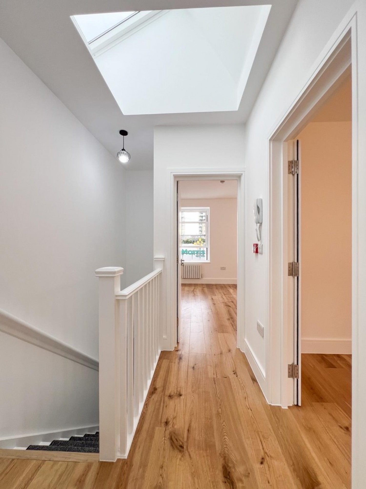 2 bedroom Flat in Chalk Farm Road, Camden