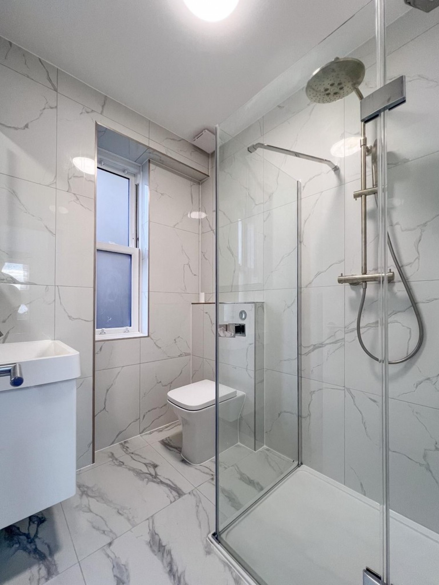 2 bedroom Flat in Chalk Farm Road, Camden