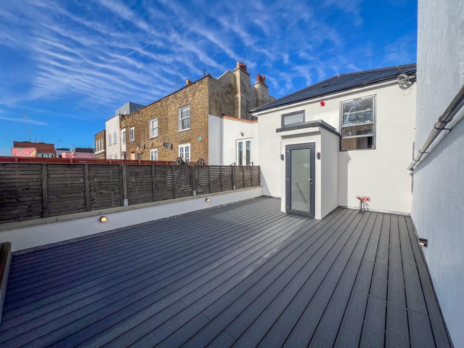 2 bedroom Flat in Chalk Farm Road, Camden