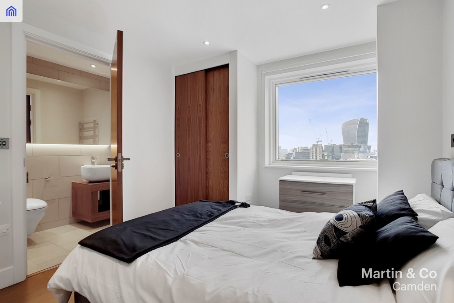 Whitechapel, Aldgate East