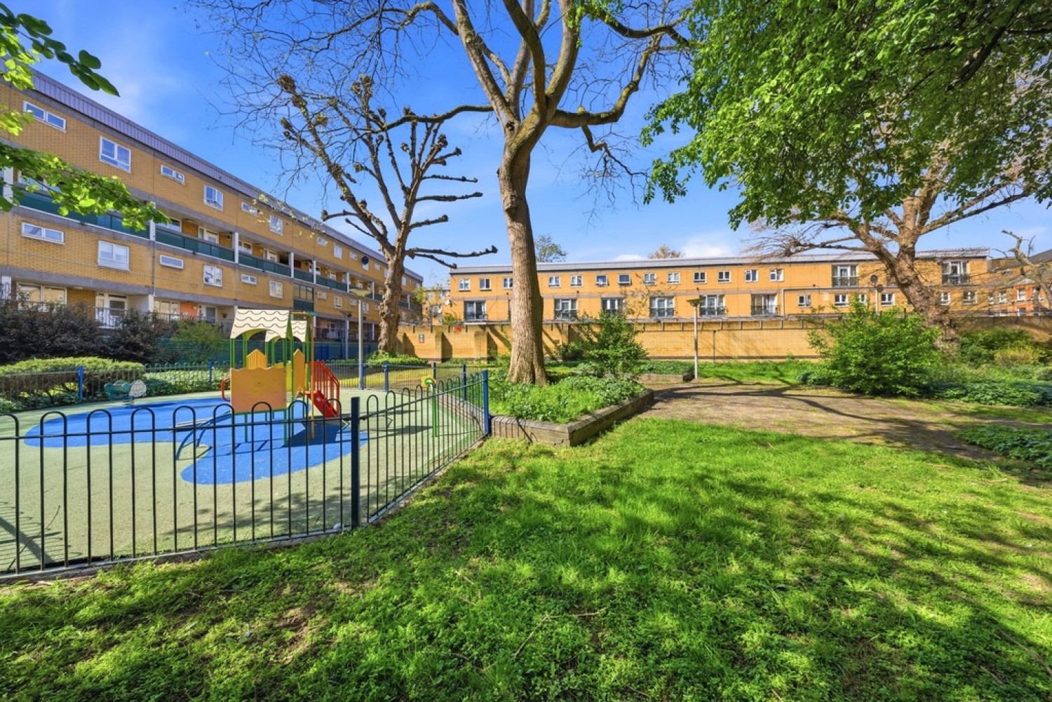 3 bedroom Flat for Sale Plender Street, Camden