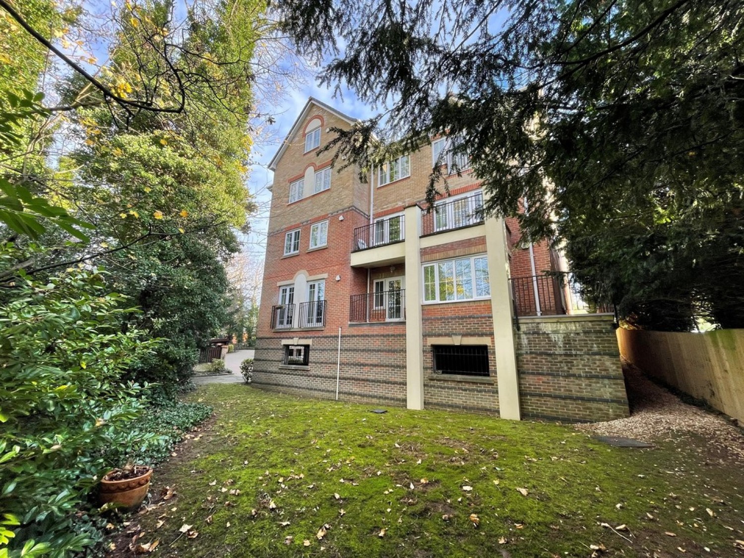 2 bedroom Flat for Letting Bounty Road
