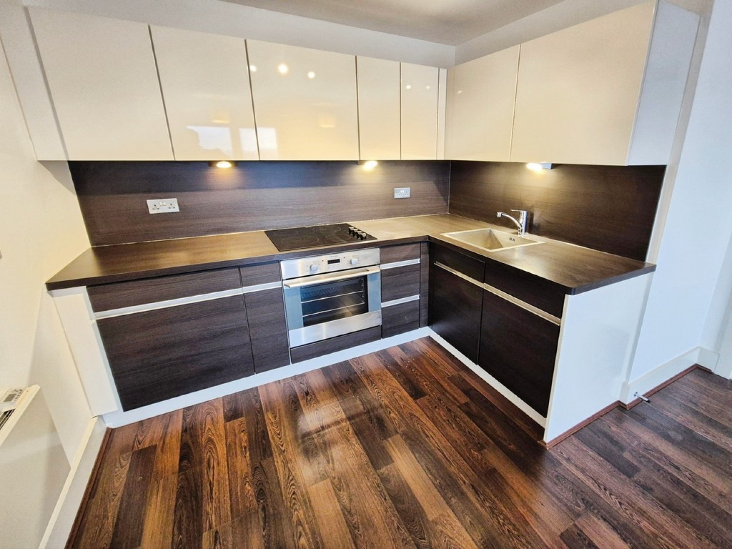 1 bedroom Flat in Skyline Plaza