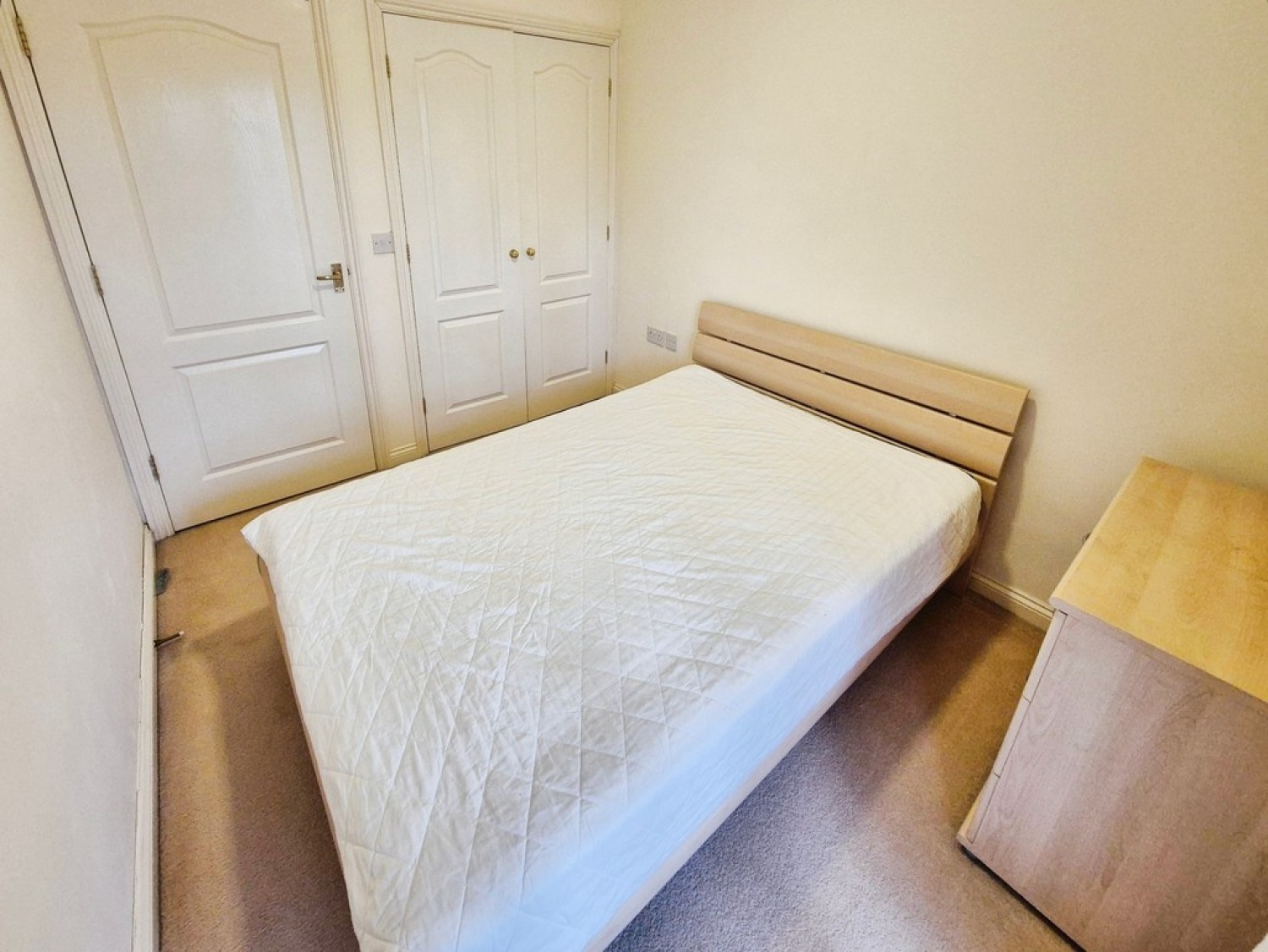 2 bedroom Flat in Town Centre