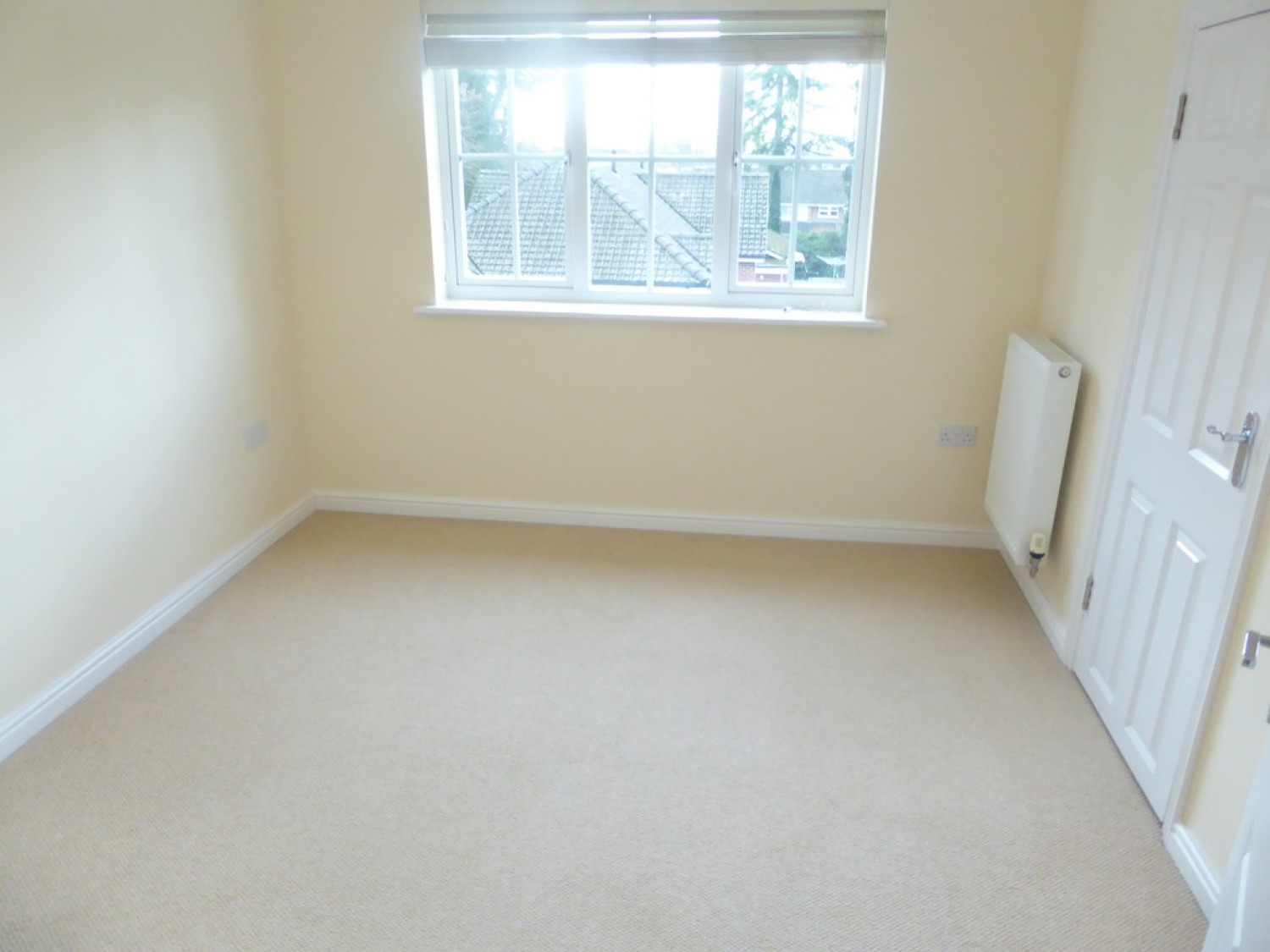 2 bedroom Flat for Letting Town Centre