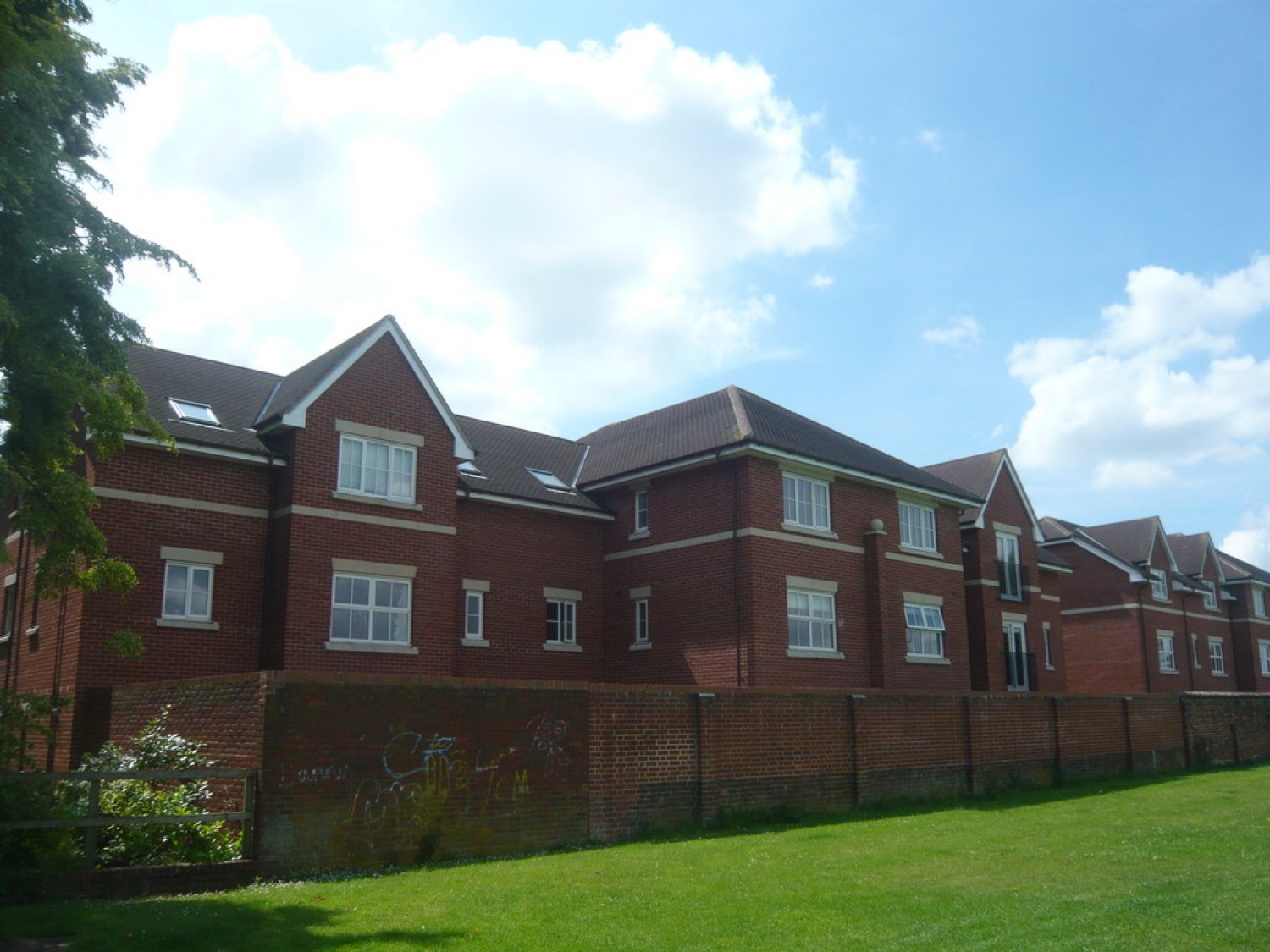 2 bedroom Flat for Letting Town Centre