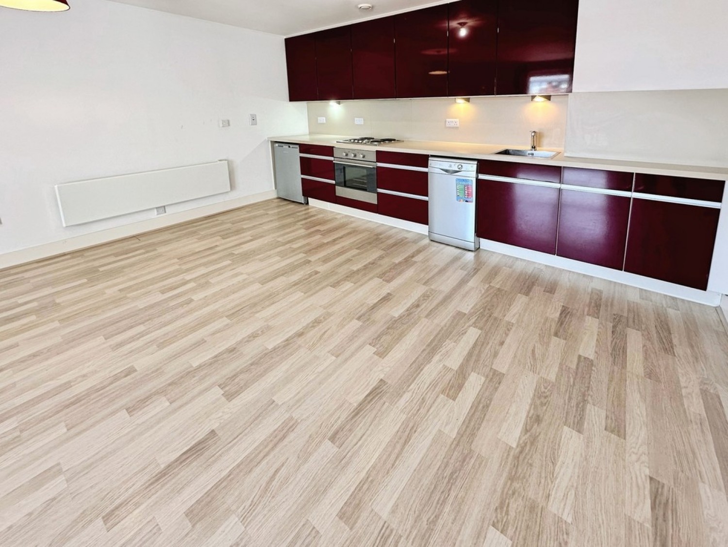 1 bedroom Flat for Letting Skyline Plaza