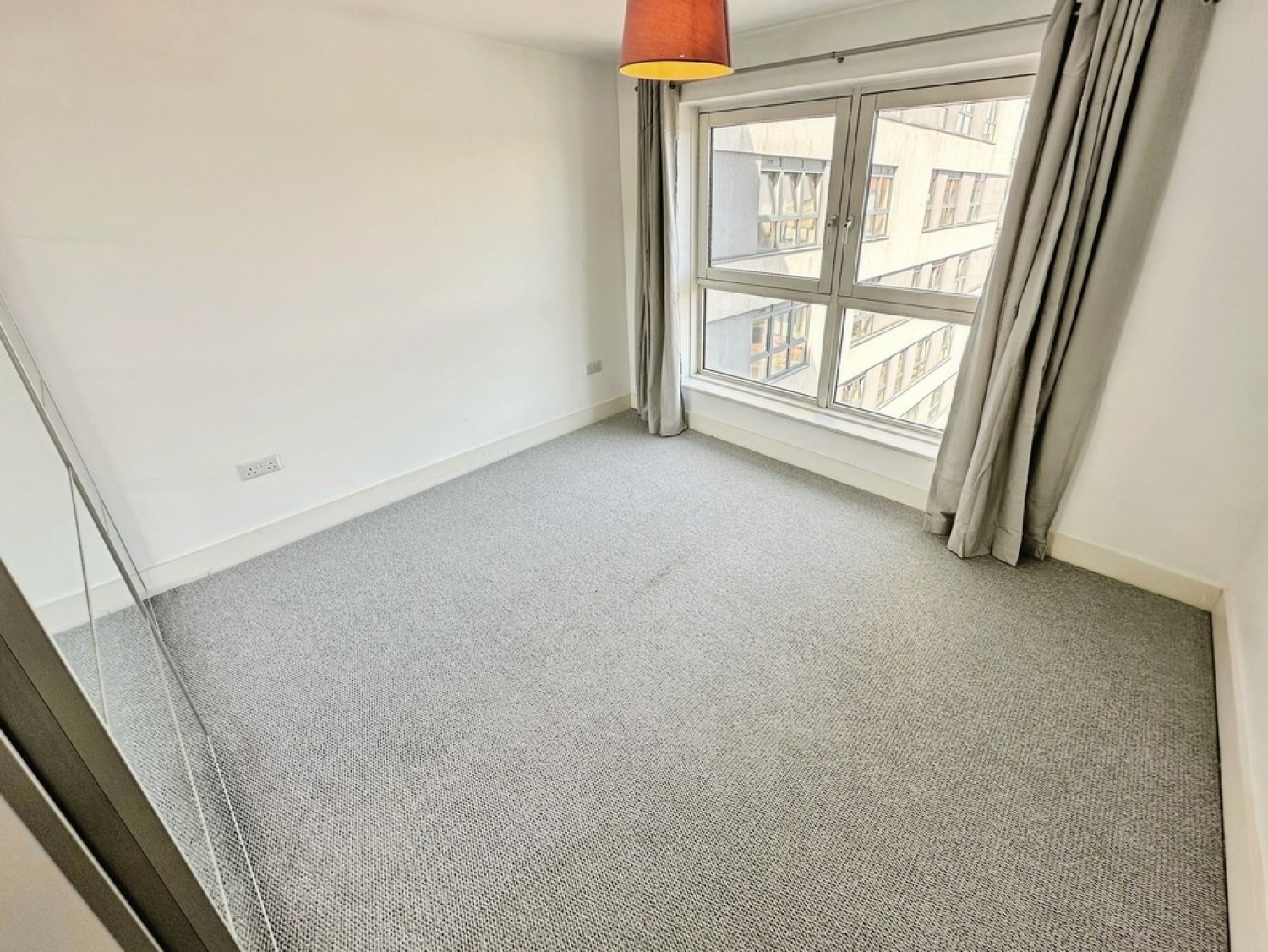 1 bedroom Flat for Letting Skyline Plaza