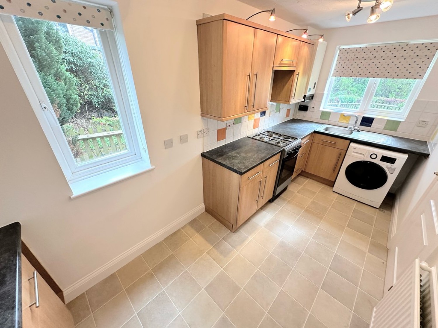 2 bedroom House for Letting Bow Field, Hook