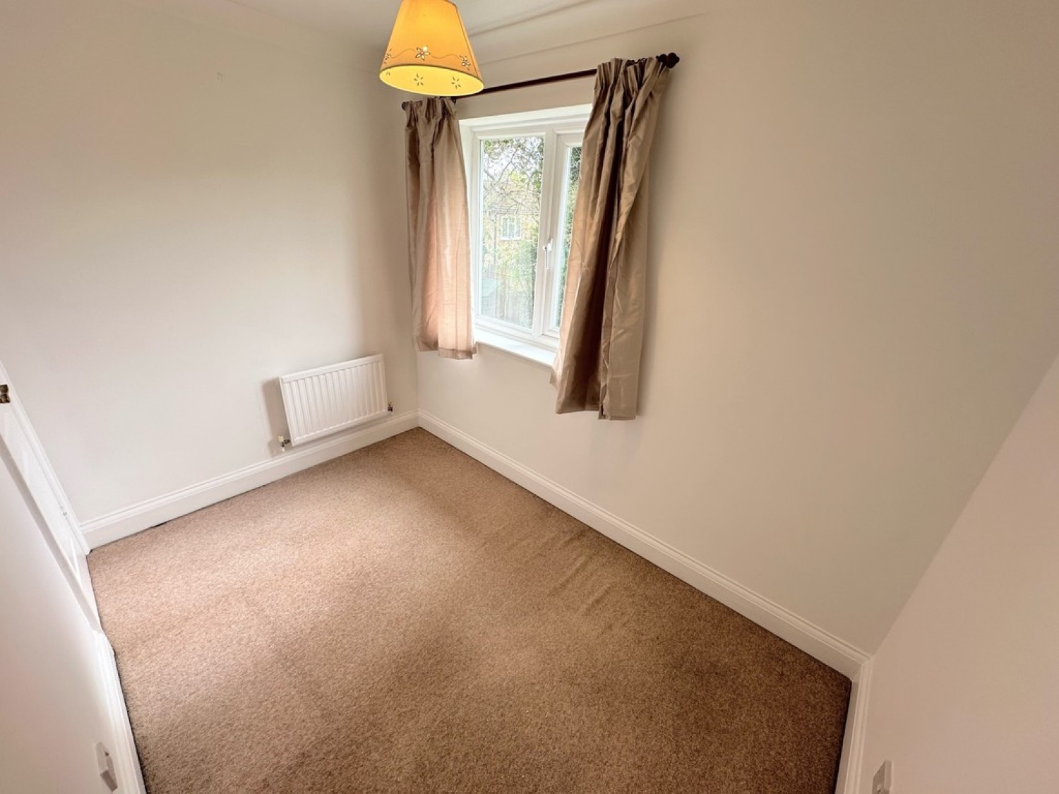 2 bedroom House for Letting Bow Field, Hook