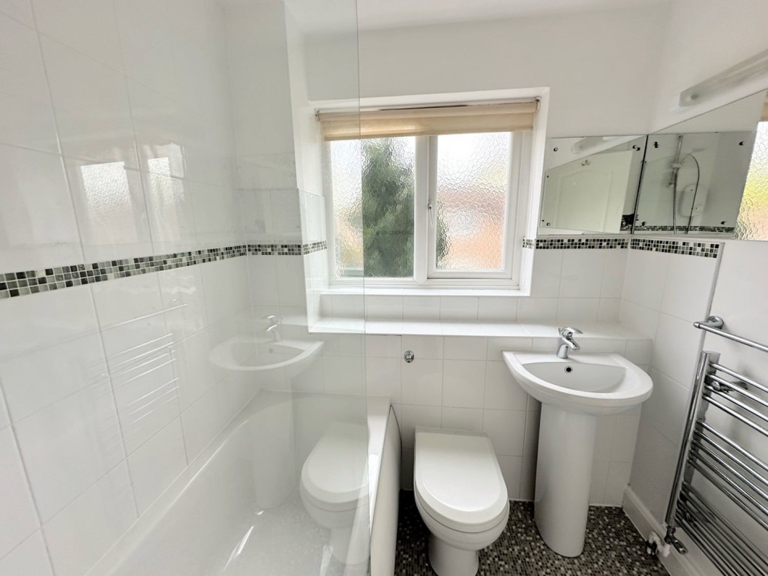 2 bedroom House for Letting Bow Field, Hook