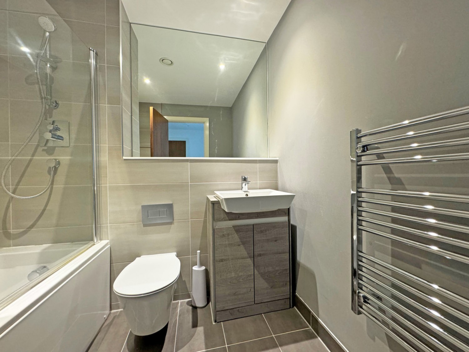 1 bedroom Flat for Letting Churchill Place