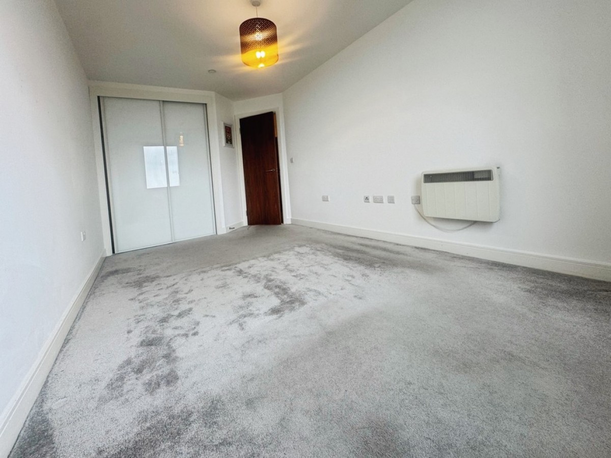 Churchill Place - 8th Floor