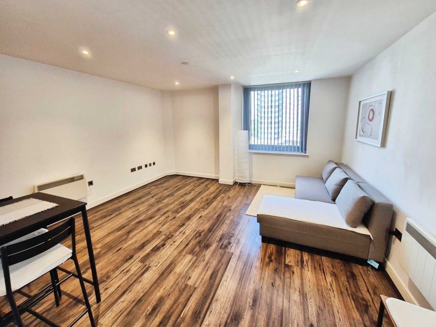 1 bedroom Flat for Letting Town Centre - with Parking