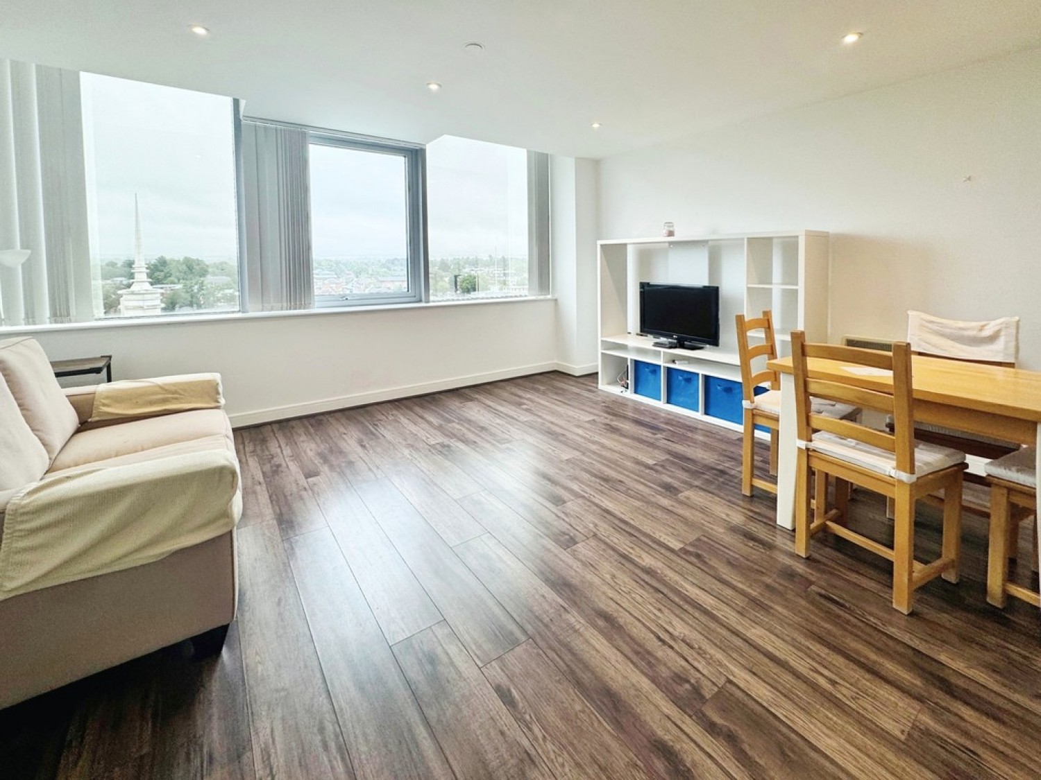 1 bedroom Flat in Churchill Place