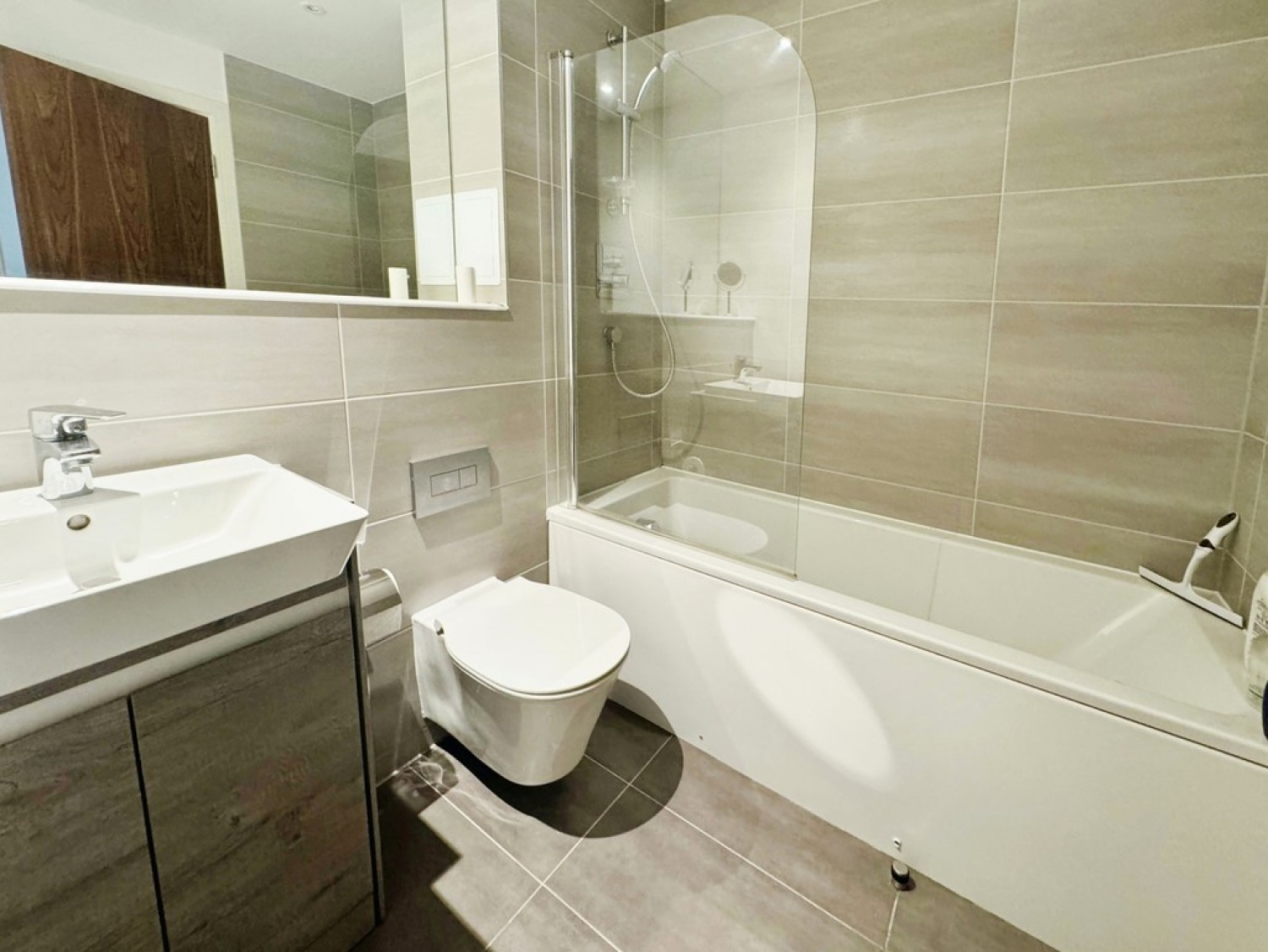 1 bedroom Flat in Churchill Place