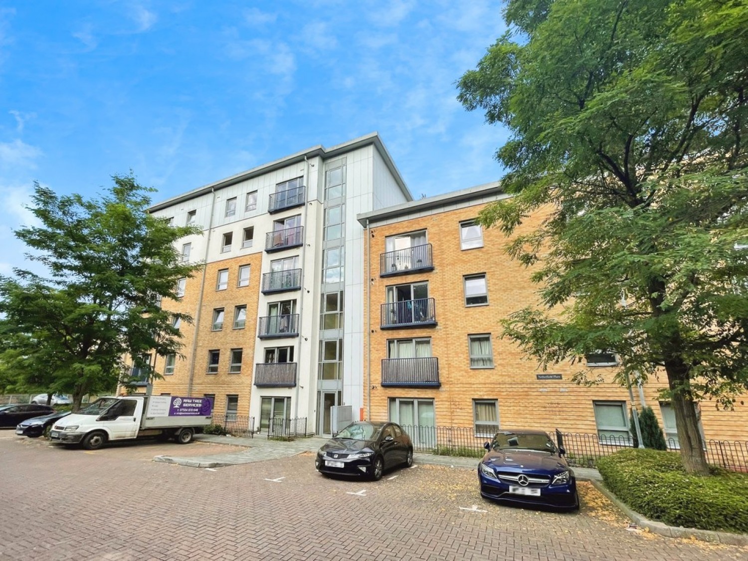2 bedroom Flat in Netherfield Place