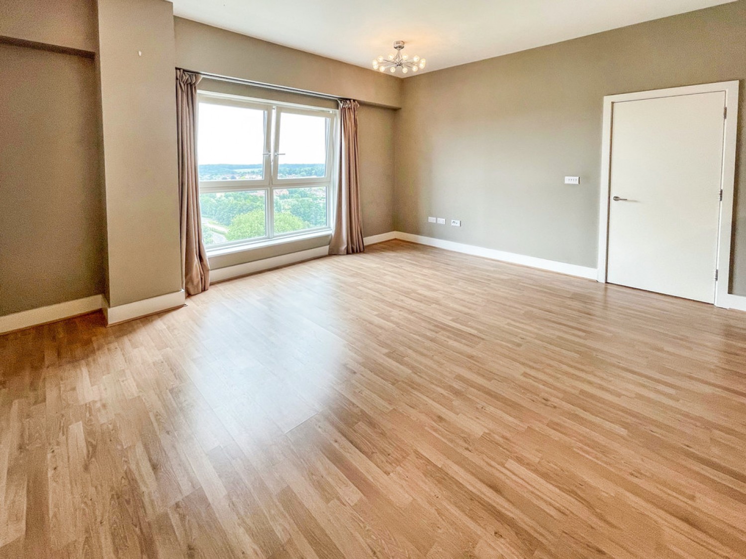 1 bedroom Flat for Letting Skyline Plaza
