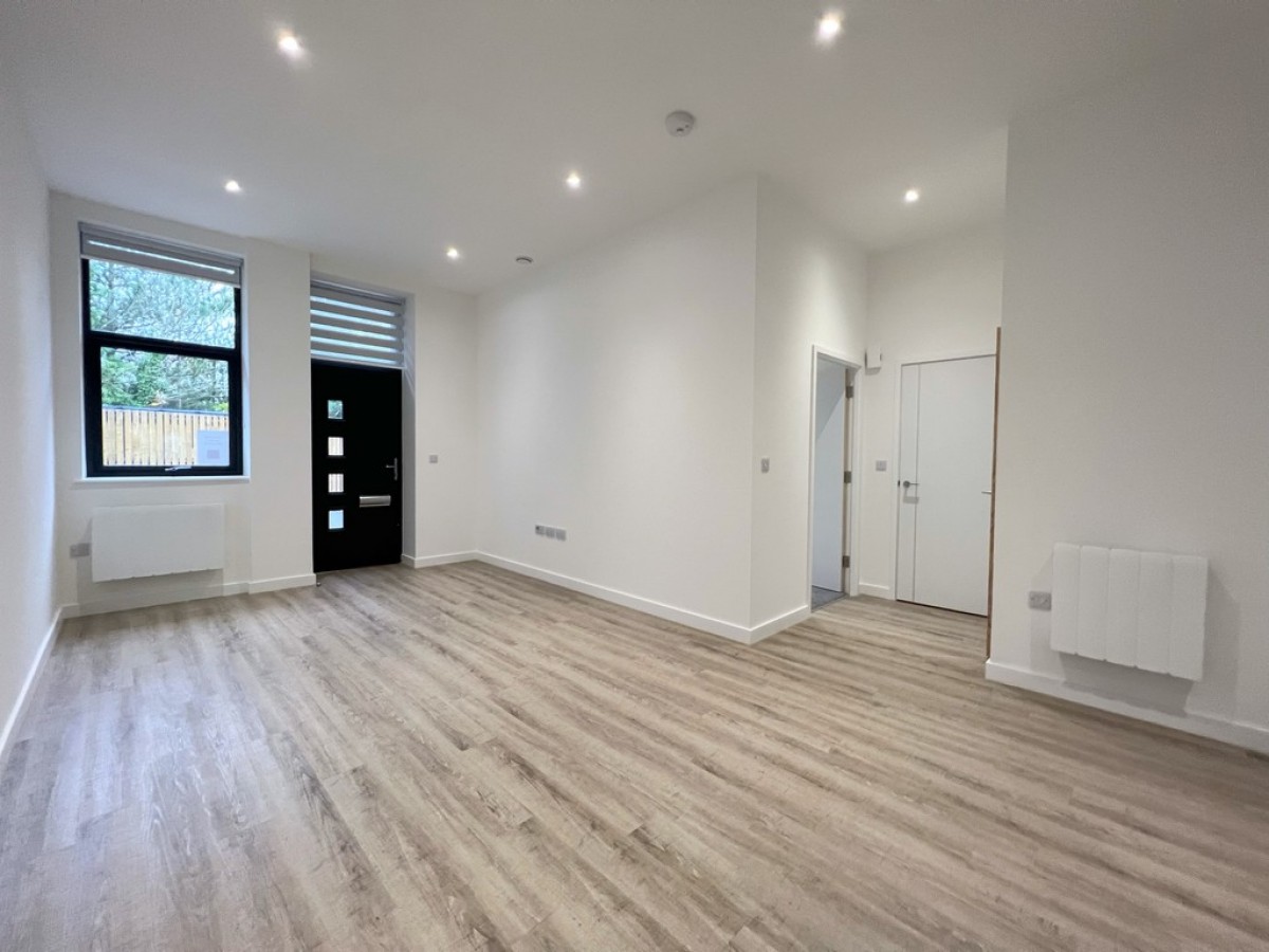 Ashwood Park, Ashwood Way