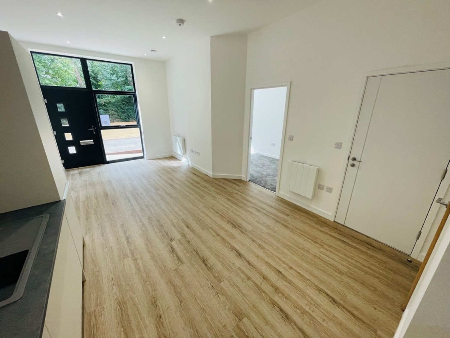 Ashwood Park, Ashwood Way