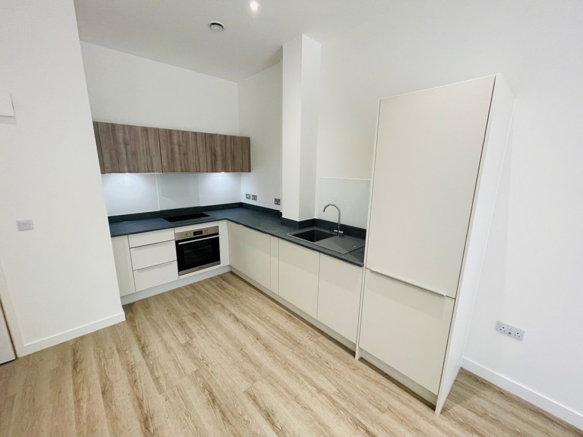 Ashwood Park, Ashwood Way