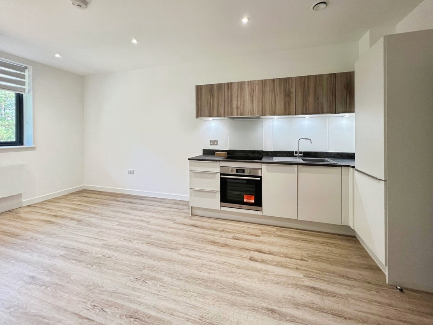 Ashwood Park, Ashwood Way