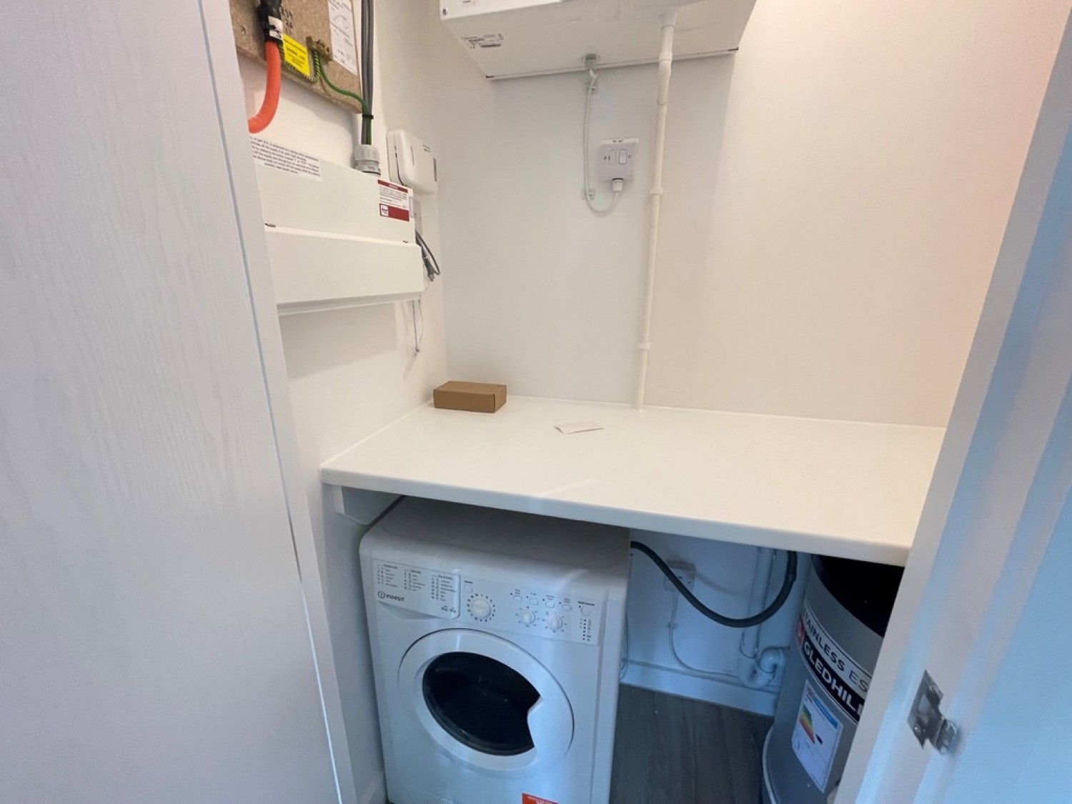 Ashwood Park, Ashwood Way