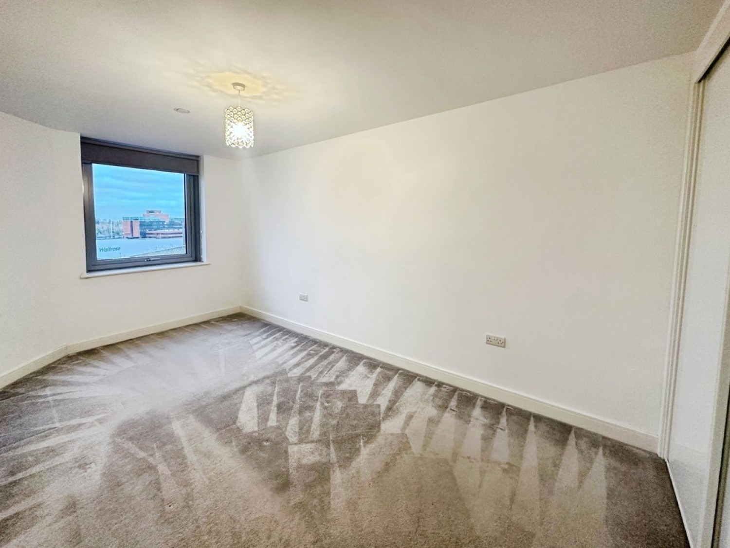 Churchill Place, Town Centre