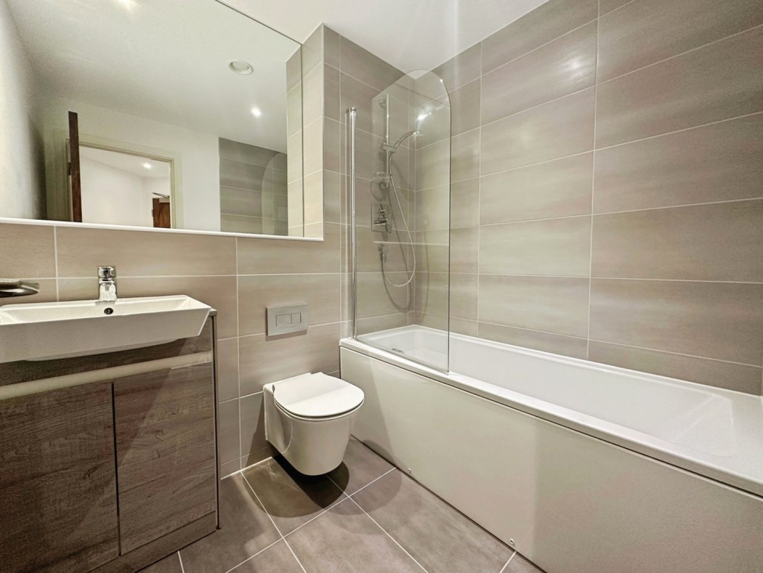 Churchill Place, Town Centre