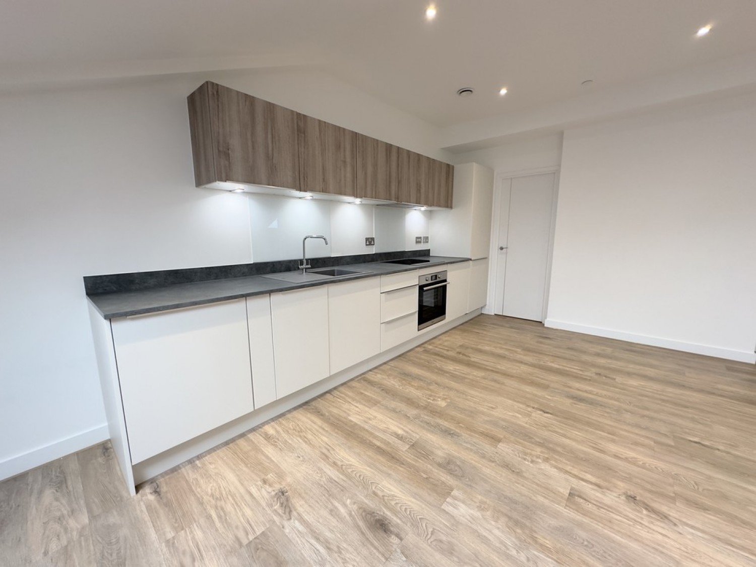 2 bedroom Flat for Letting Ashwood Park, Ashwood Way