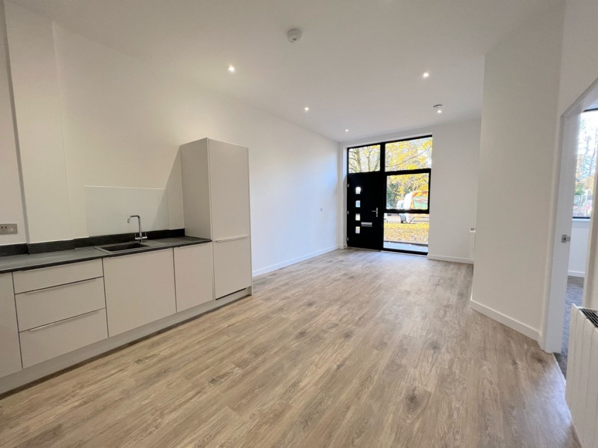 Ashwood Park, Ashwood Way