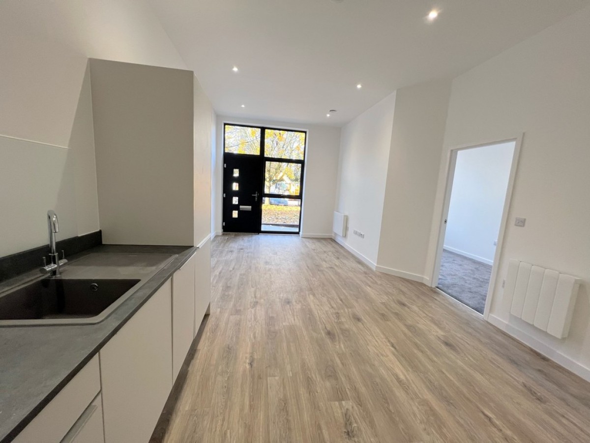 Ashwood Park, Ashwood Way