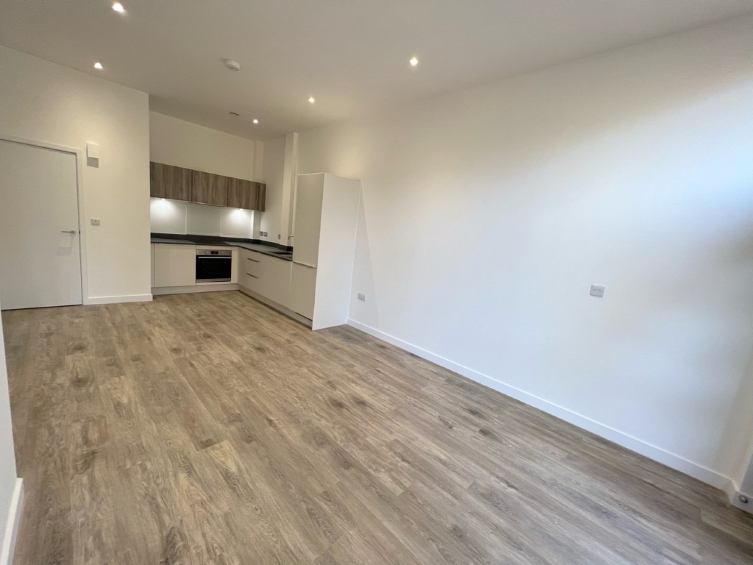 Ashwood Park, Ashwood Way