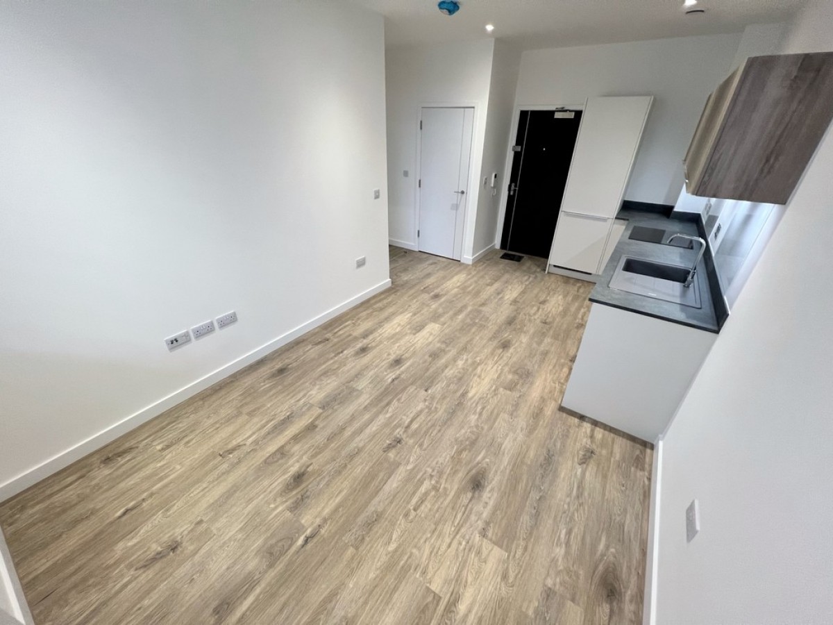 Ashwood Park, Ashwood Way