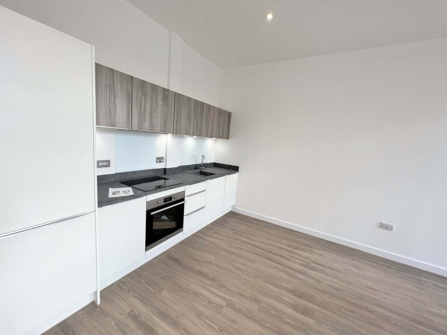 1 bedroom Flat for Letting Ashwood Park, Ashwood Way
