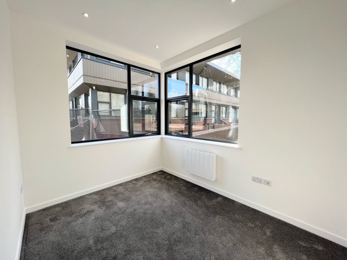 Ashwood Park, Ashwood Way