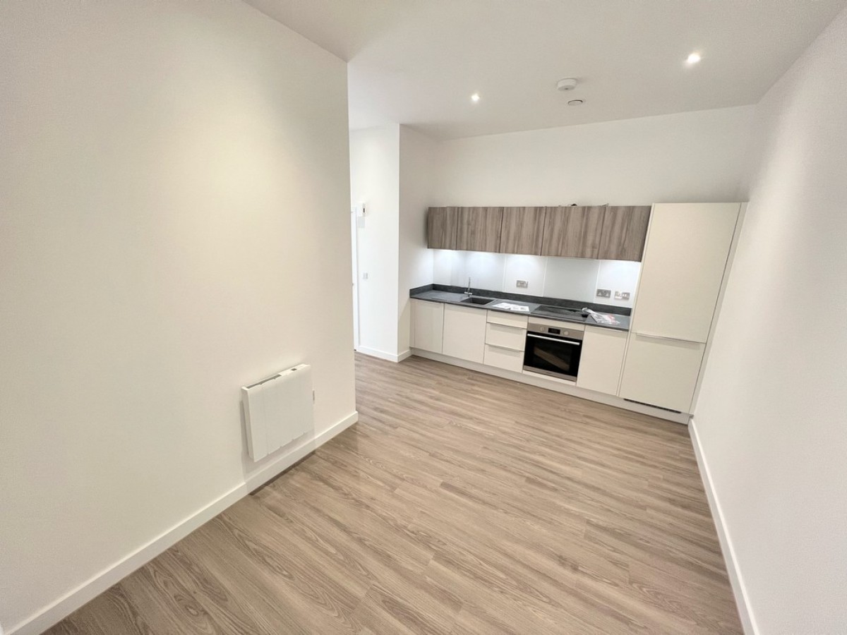 Ashwood Park, Ashwood Way