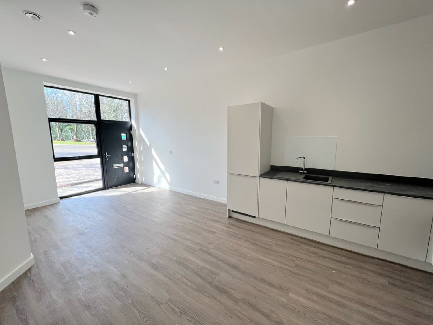 Ashwood Park, Ashwood Way