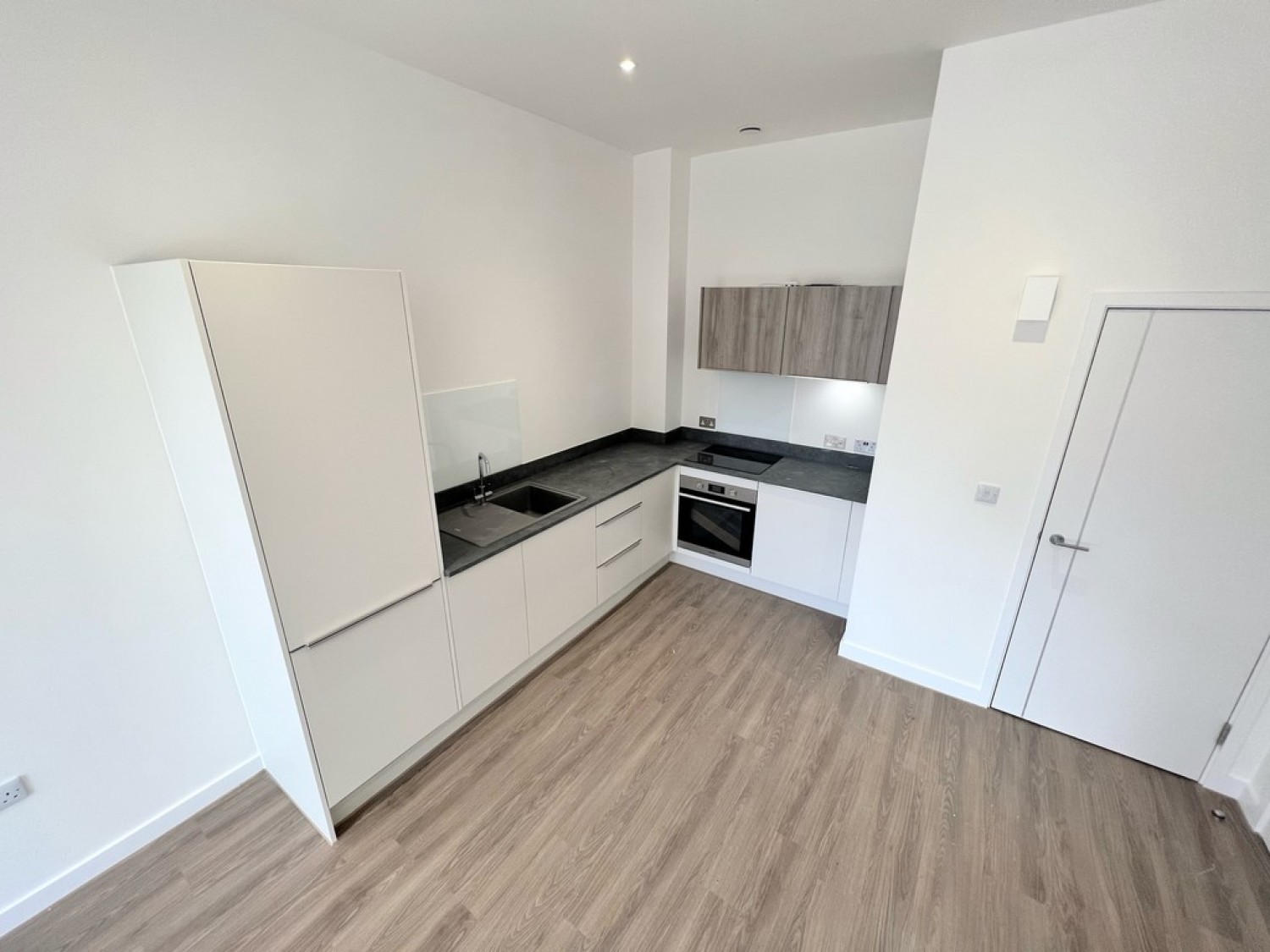 Ashwood Park, Ashwood Way