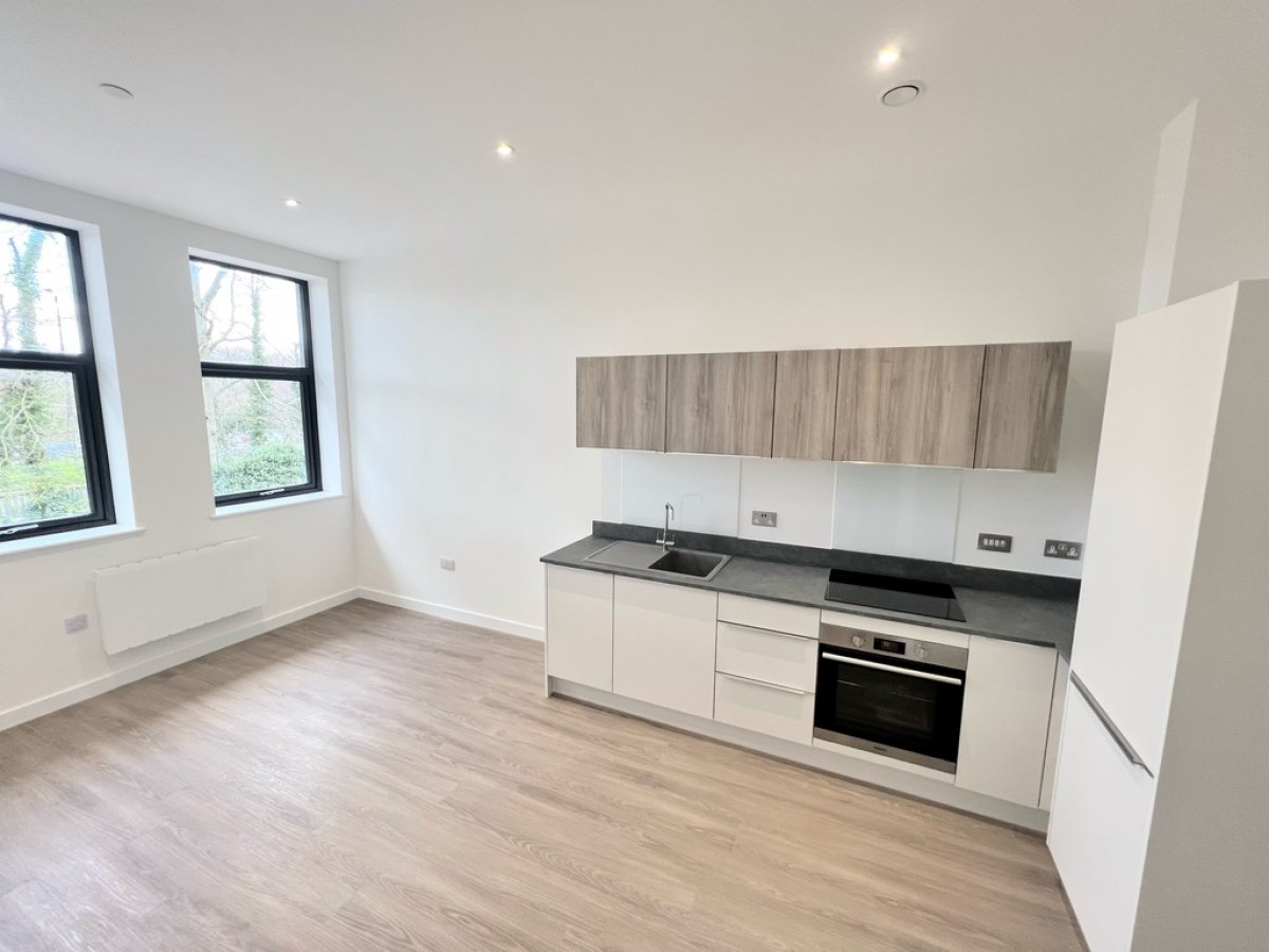 Ashwood Park, Ashwood Way