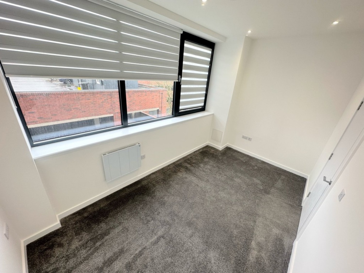 1 bedroom Flat for Letting Normandy House, Alencon Link