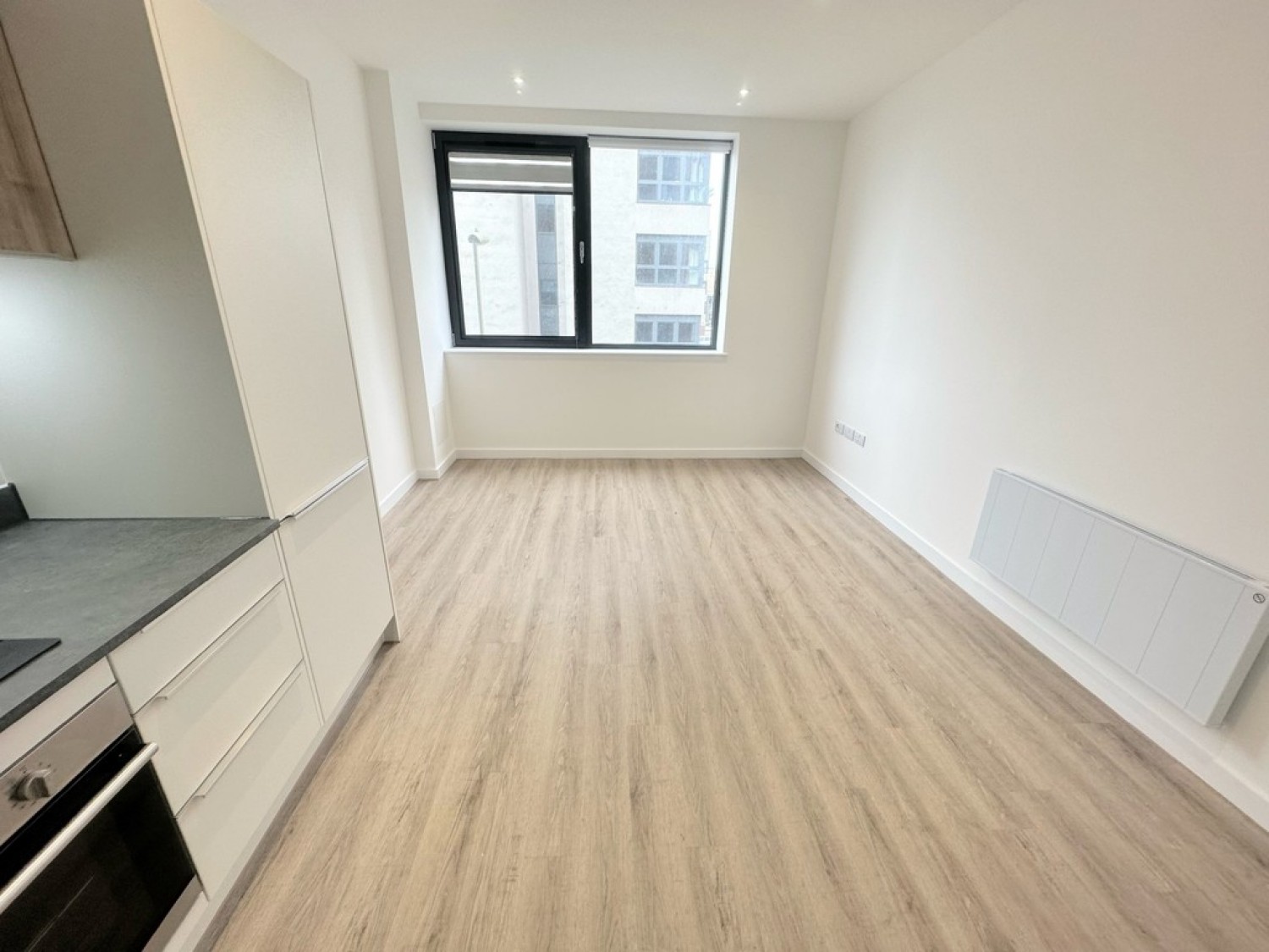 1 bedroom Flat for Letting Normandy House, Alencon Link