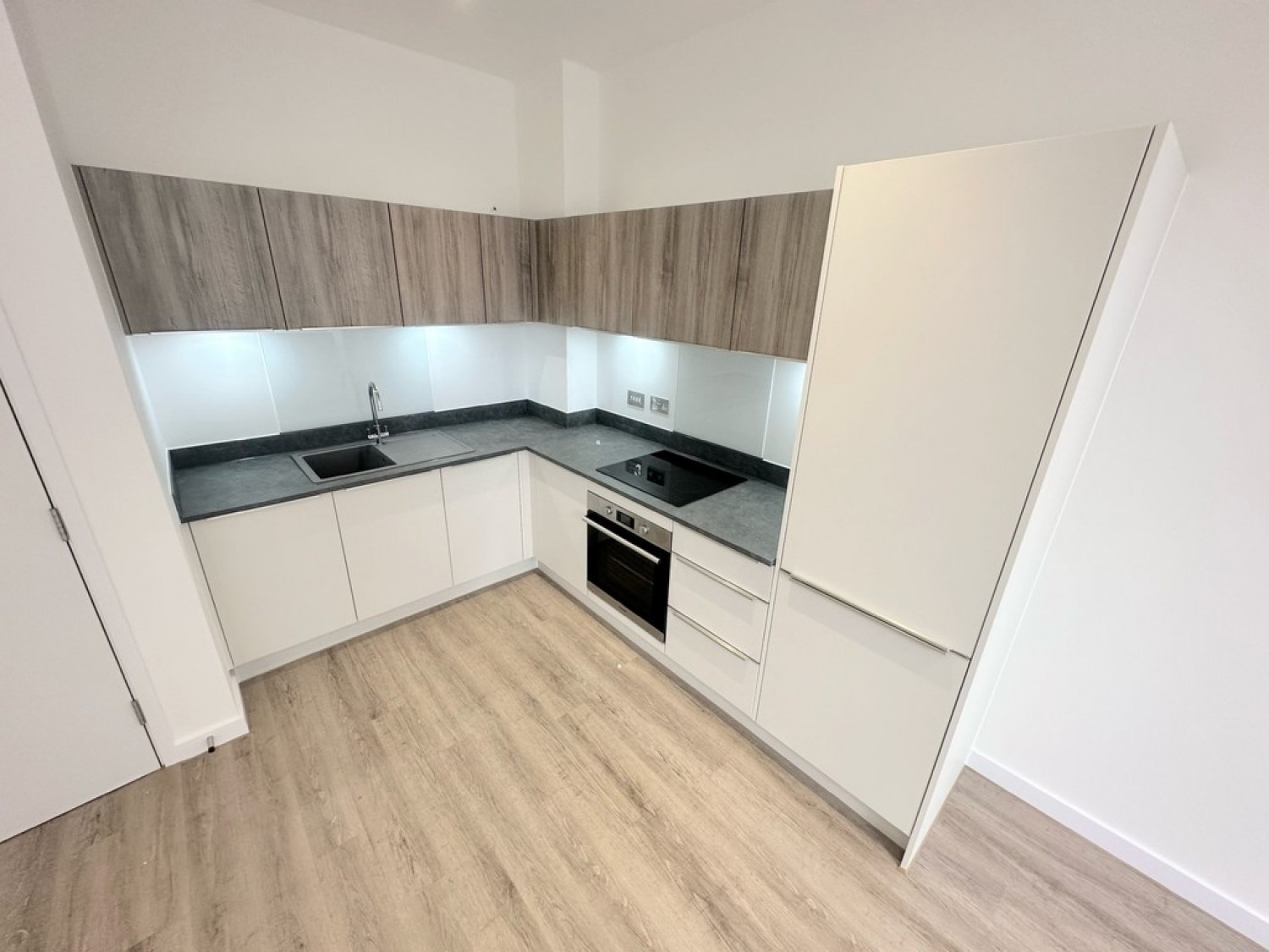 1 bedroom Flat for Letting Normandy House, Alencon Link