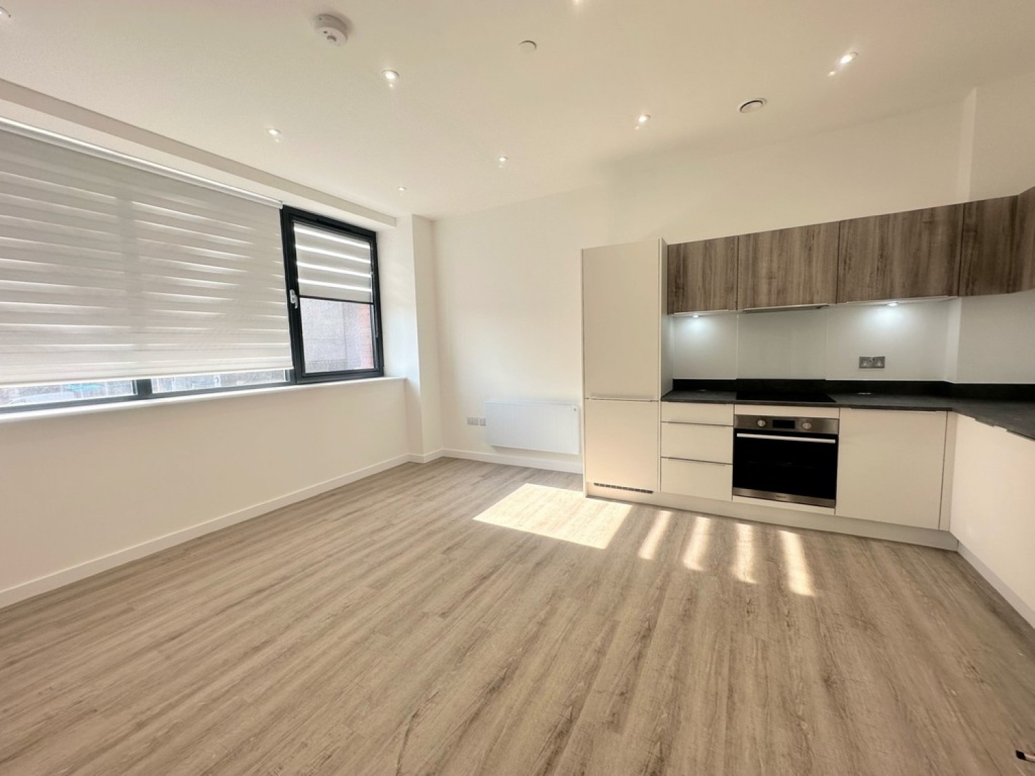 1 bedroom Flat for Letting Normandy House, Alencon Link