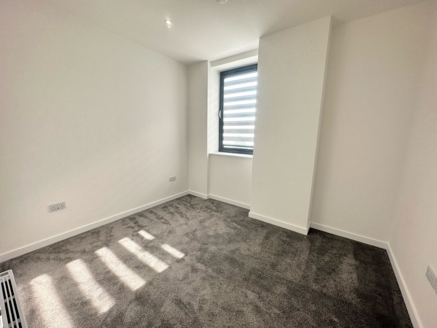 1 bedroom Flat for Letting Normandy House, Alencon Link